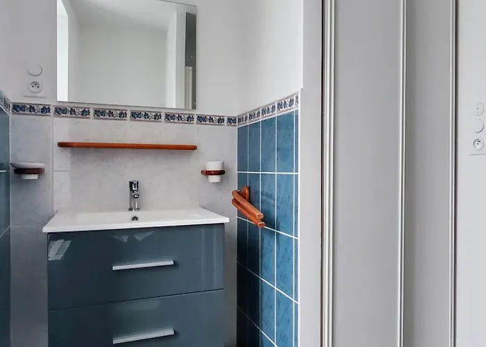 Pied-a-terre Proche Du Centre Et Commodites *