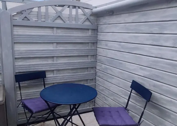 Pied-a-terre Proche Du Centre Et Commodites Apartment *